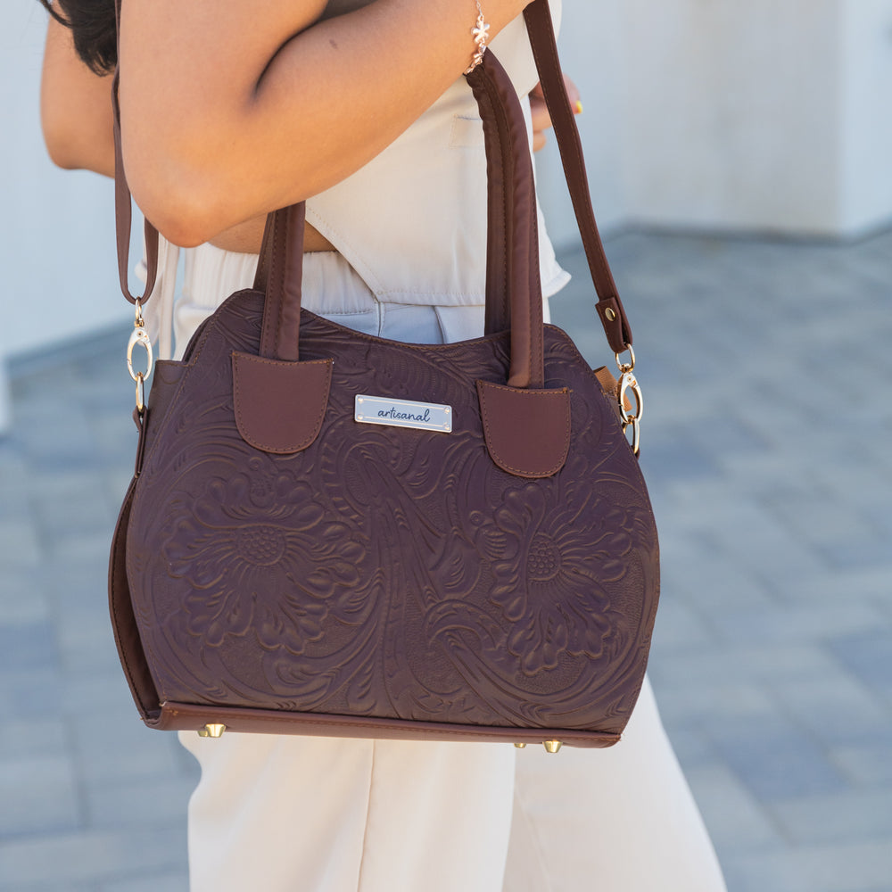 
                  
                    Dark Brown with Cincelado
                  
                