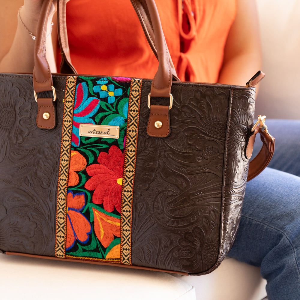 
                  
                    Dark Brown with Cincelado and Embroidery
                  
                